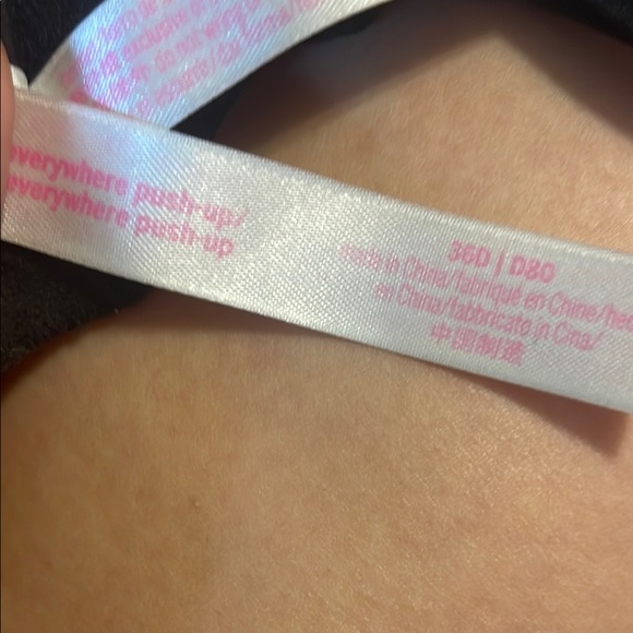 Victoria's Secret bra bundle - Picture 3 of 3